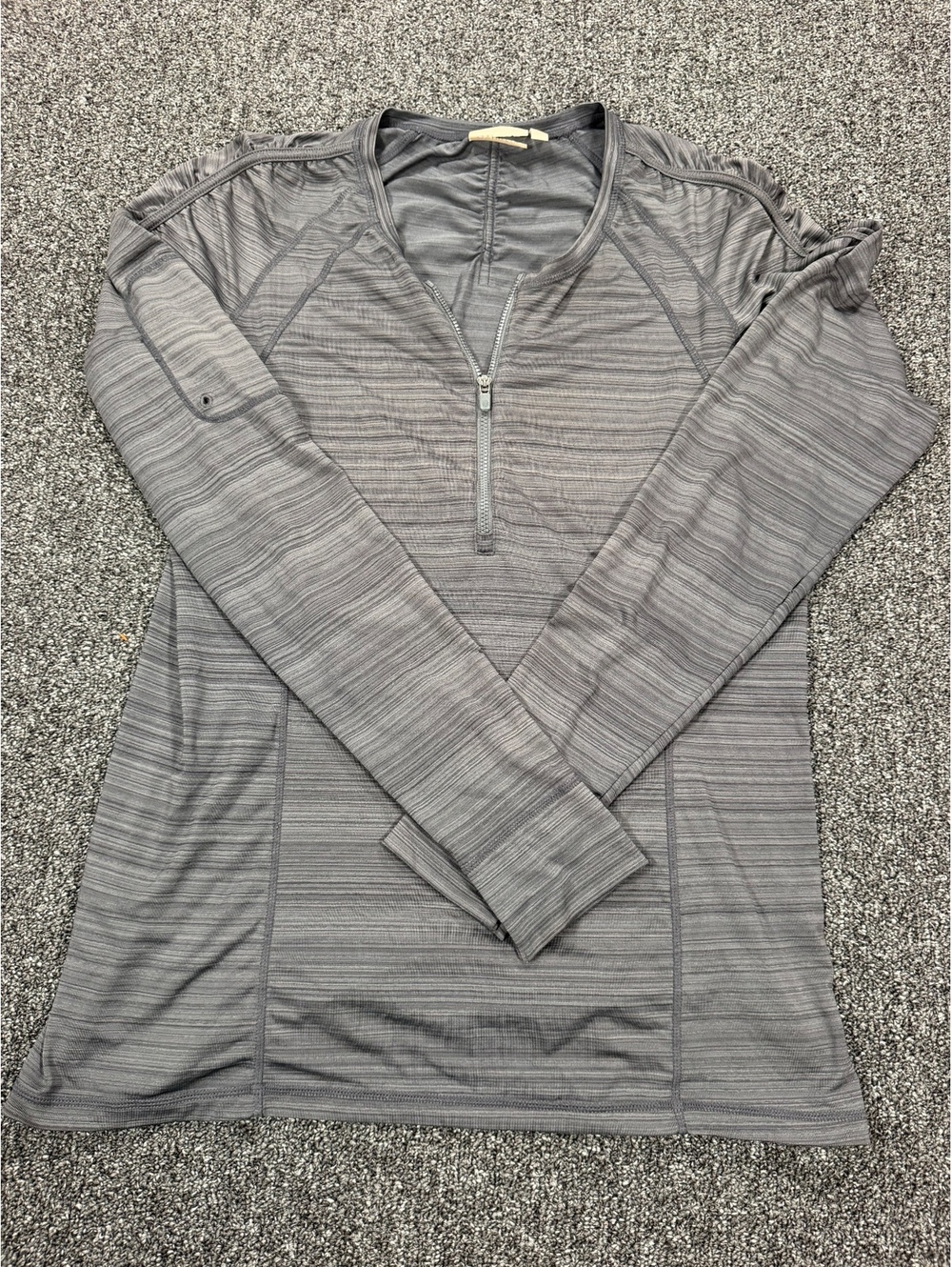 Athleta Gray Long Sleeve Half Zip Activewear Top Size M